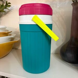 Vintage 1990s Igloo Plastic 1/2 Gallon Insulated Travel Water Jug Cooler